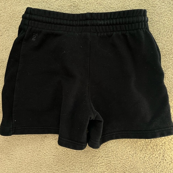 Aritzia Cozy fleece black sweatshorts. size xs. - Picture 4 of 5